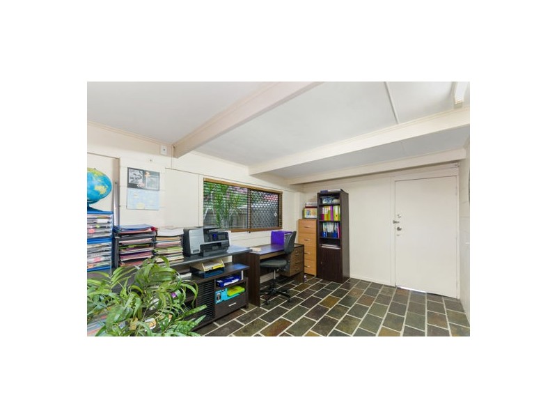 18 Violet Crescent, Rasmussen QLD 4815