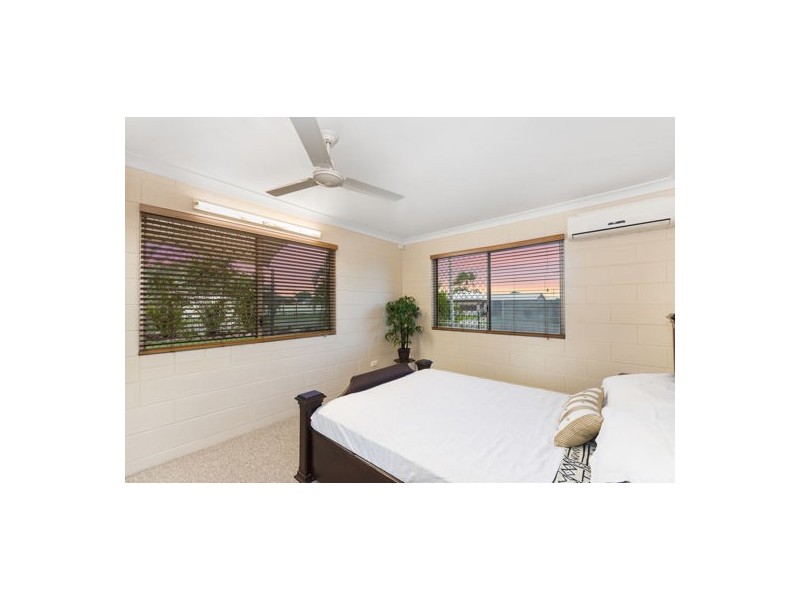 18 Violet Crescent, Rasmussen QLD 4815