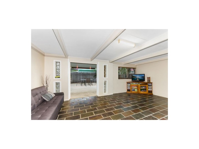 18 Violet Crescent, Rasmussen QLD 4815