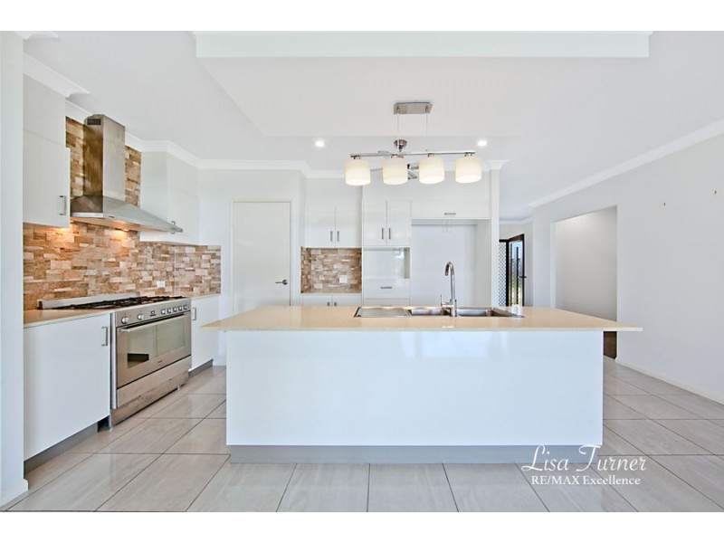 19 Marblewood Circuit, Mount Low QLD 4818