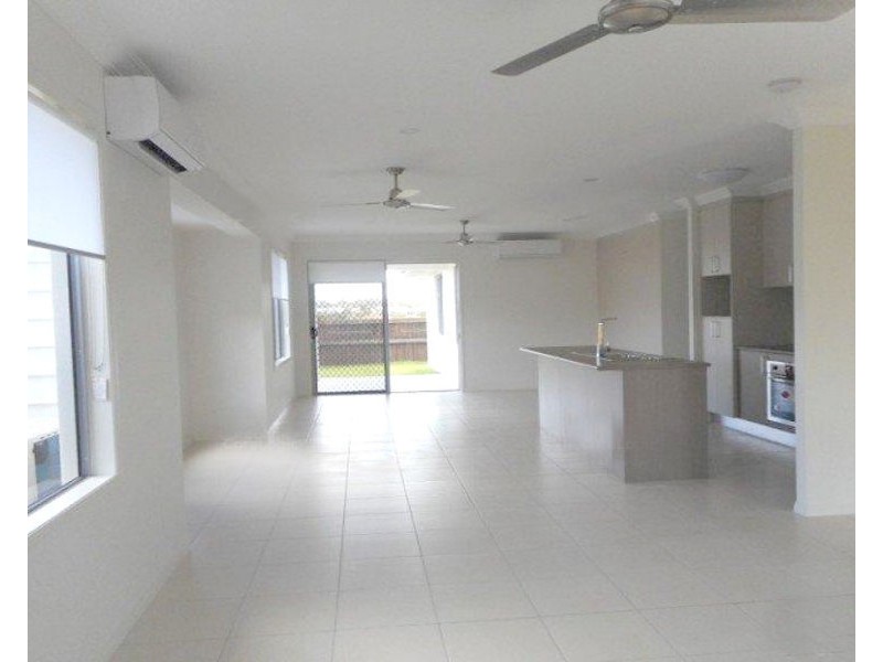 10 Filmoy Place, Bushland Beach QLD 4818