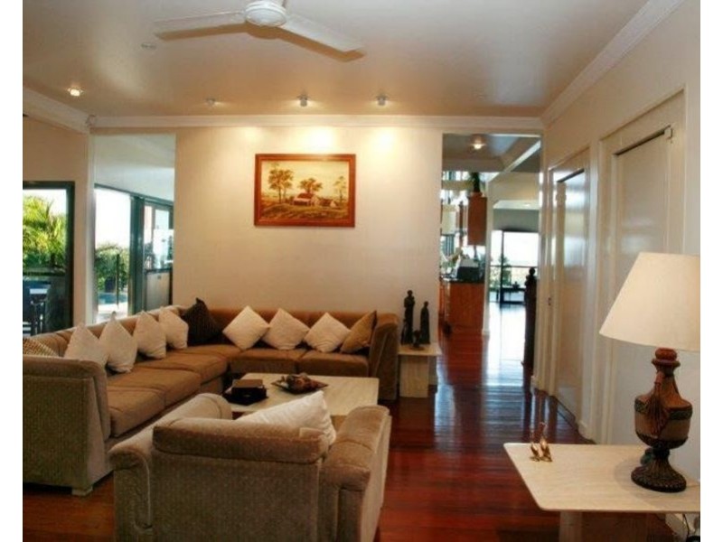 7 Cottesmore Crescent, Castle Hill QLD 4810