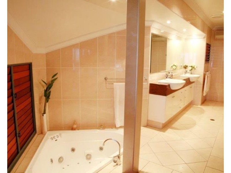 7 Cottesmore Crescent, Castle Hill QLD 4810