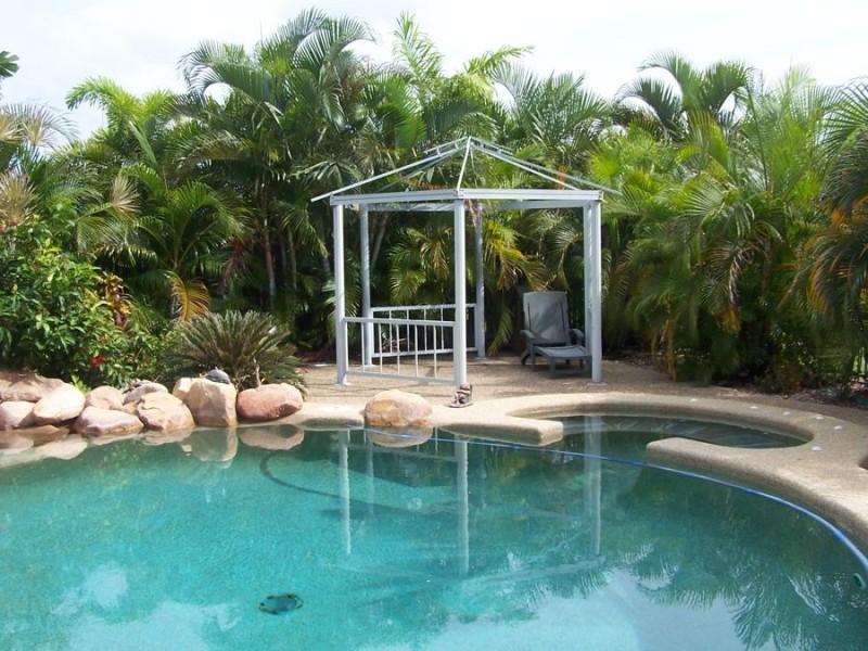 6 Hickory Court, Bushland Beach QLD 4818