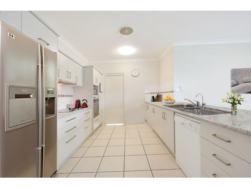 5 Ningaloo Crescent, Burdell QLD 4818