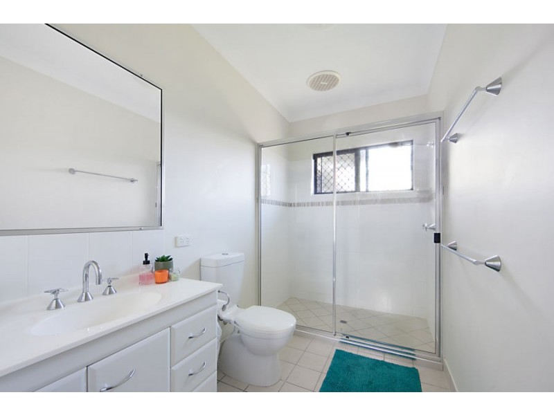 5 Ningaloo Crescent, Burdell QLD 4818