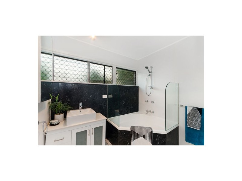 297 Charles Street, Heatley QLD 4814