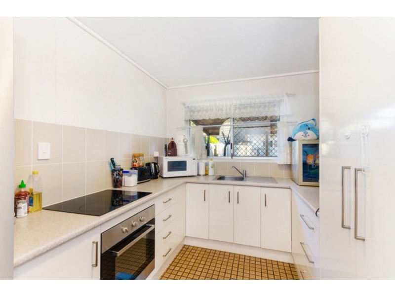 22 & 22a Pelican Avenue, Condon QLD 4815