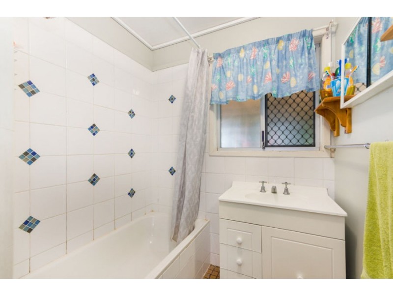 22 & 22a Pelican Avenue, Condon QLD 4815