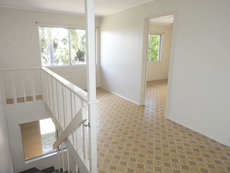 2/31 Roberts Street, Hermit Park QLD 4812