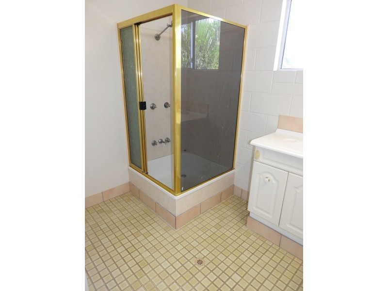 2/31 Roberts Street, Hermit Park QLD 4812