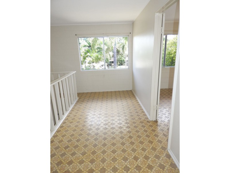 2/31 Roberts Street, Hermit Park QLD 4812