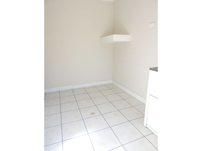 2/31 Roberts Street, Hermit Park QLD 4812