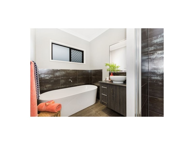 38 Poinsettia Drive, Bohle Plains QLD 4817