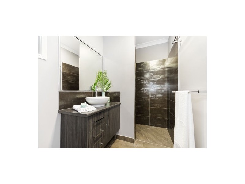 38 Poinsettia Drive, Bohle Plains QLD 4817