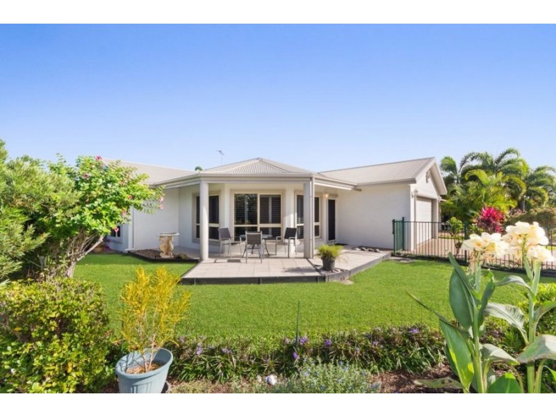 15 Woodwark Drive, Bushland Beach QLD 4818