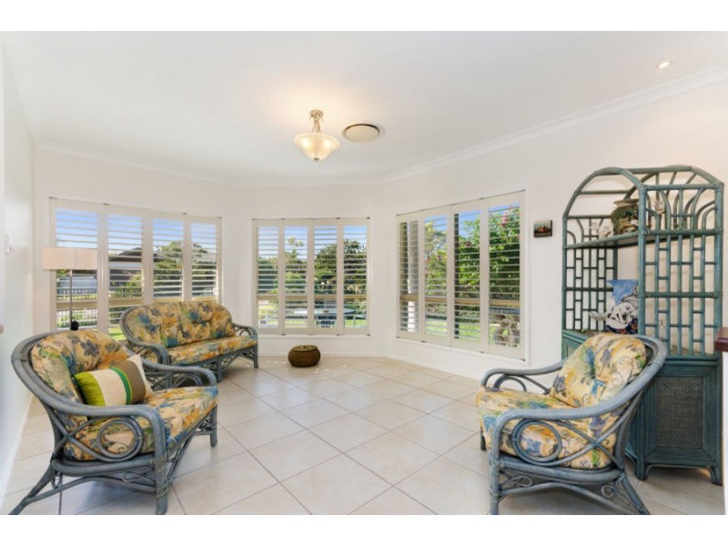 15 Woodwark Drive, Bushland Beach QLD 4818