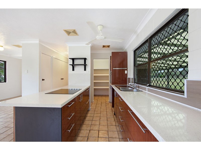 9 Lodestone Drive, Bluewater QLD 4818