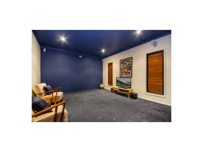 27 Riviera Circuit, Kirwan QLD 4817