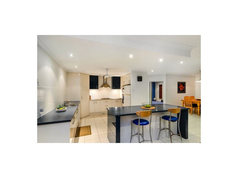 27 Riviera Circuit, Kirwan QLD 4817