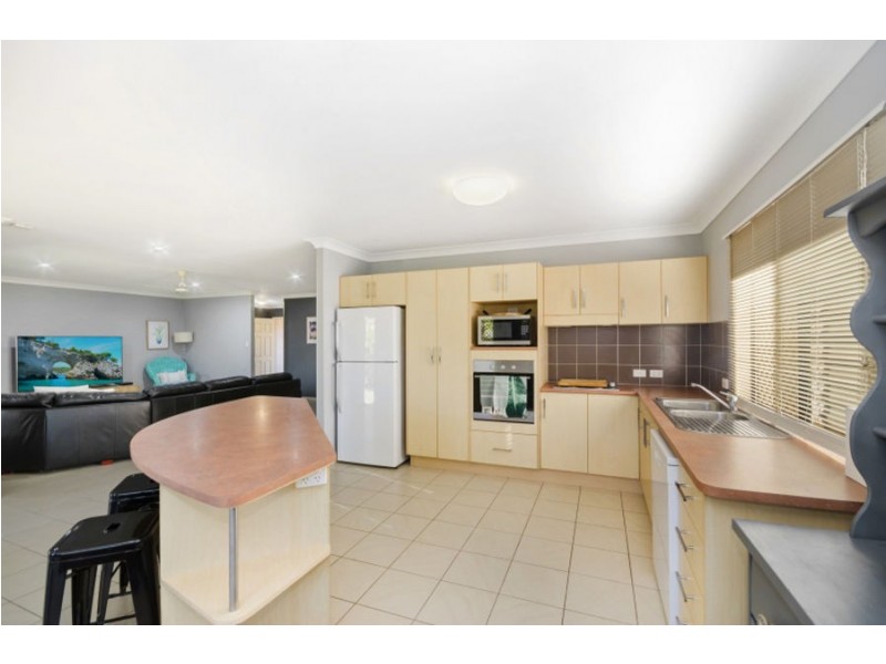 20 Ugarte Street, Bushland Beach QLD 4818
