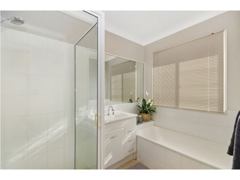 20 Ugarte Street, Bushland Beach QLD 4818