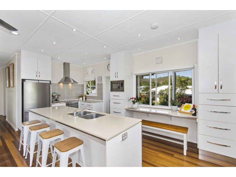 2 Comerford Crescent, Belgian Gardens QLD 4810