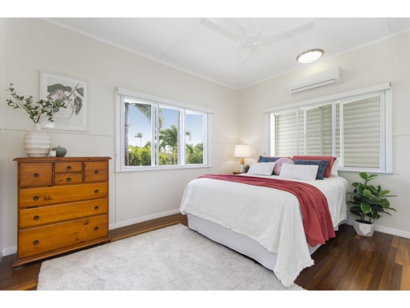 2 Comerford Crescent, Belgian Gardens QLD 4810