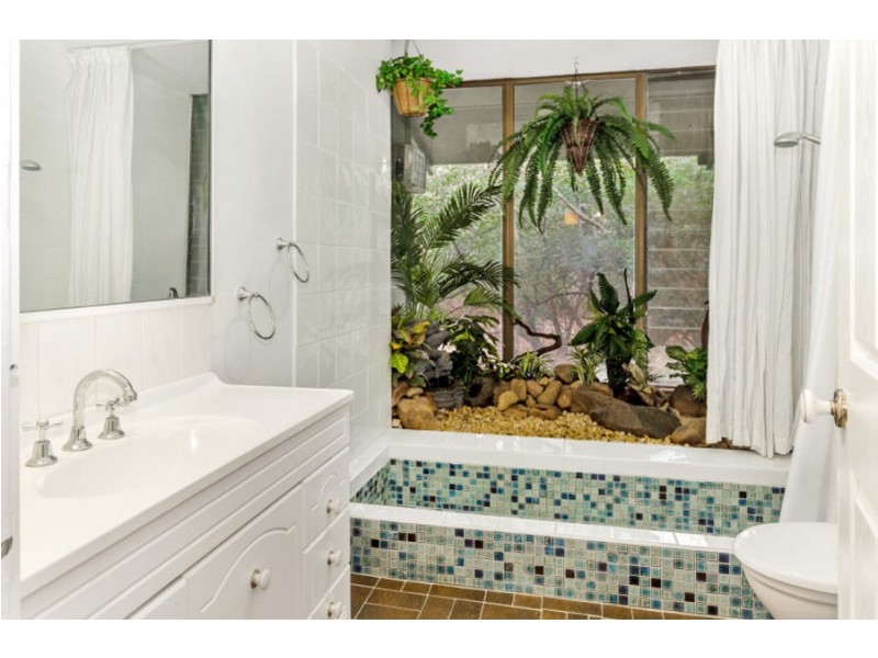 10 Benalla Road, Oak Valley QLD 4811