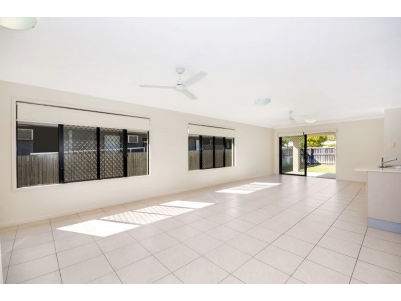 13 Chloe Court, Mount Louisa QLD 4814