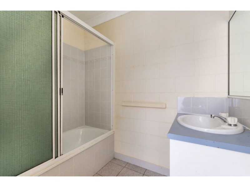 16/28-30 Henry Street, West End QLD 4810