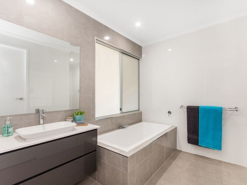 12 Fellowship Place, Rasmussen QLD 4815