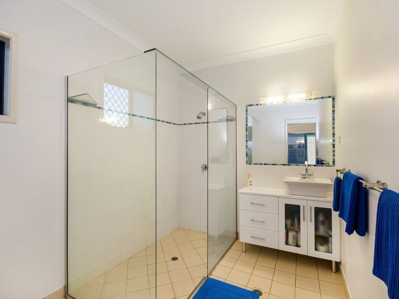 27 Riviera Circuit, Kirwan QLD 4817