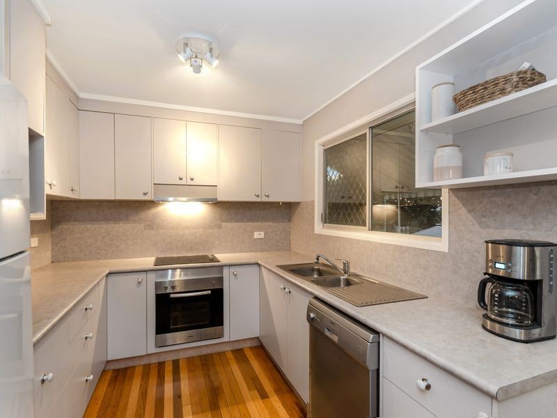 6 Hicks Street, Kirwan QLD 4817