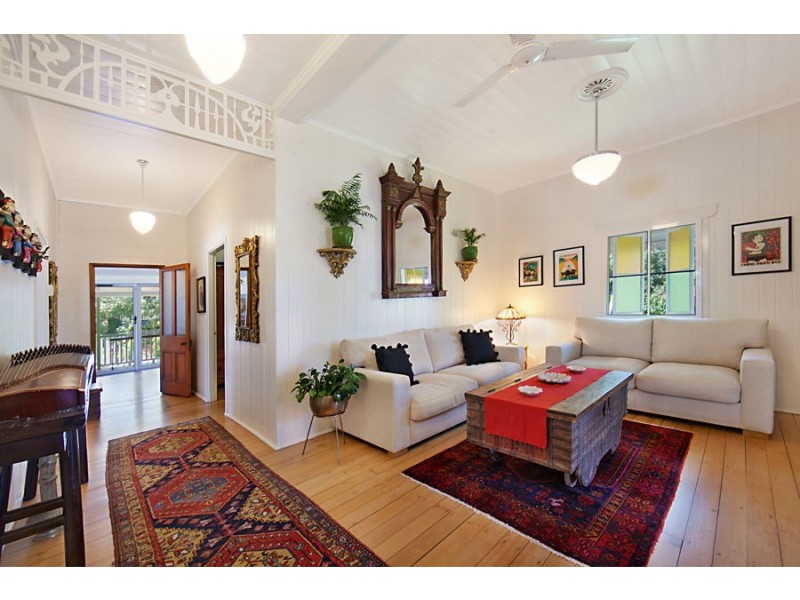 15 Surrey Street, Hyde Park QLD 4812