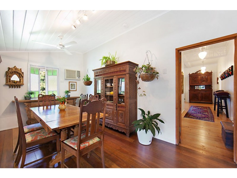 15 Surrey Street, Hyde Park QLD 4812