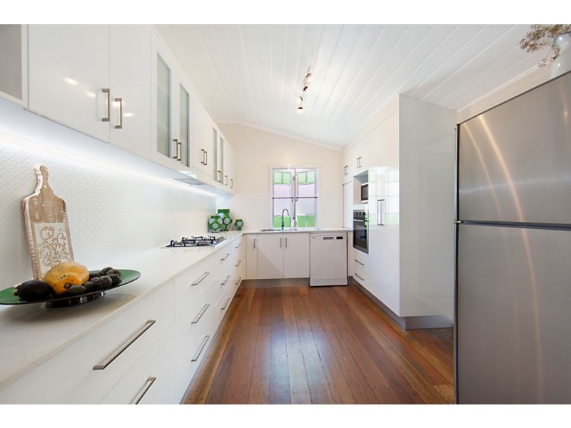 15 Surrey Street, Hyde Park QLD 4812