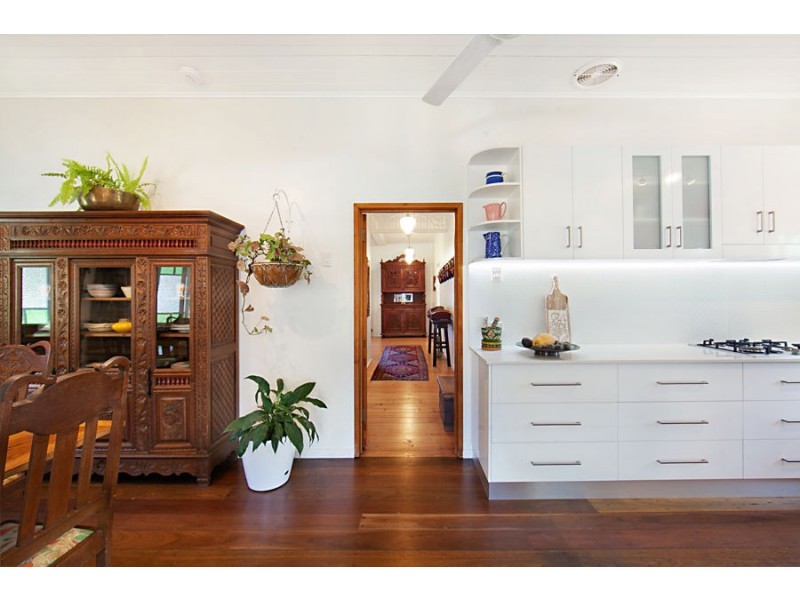 15 Surrey Street, Hyde Park QLD 4812