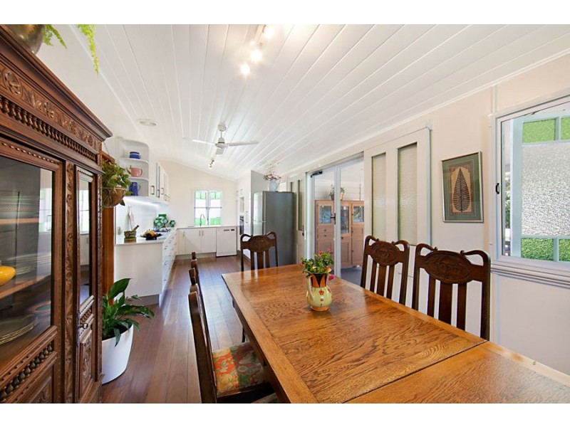 15 Surrey Street, Hyde Park QLD 4812