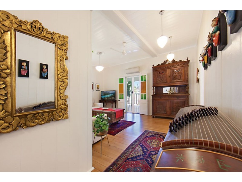 15 Surrey Street, Hyde Park QLD 4812