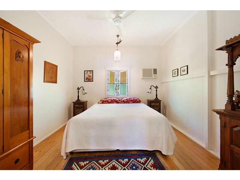 15 Surrey Street, Hyde Park QLD 4812