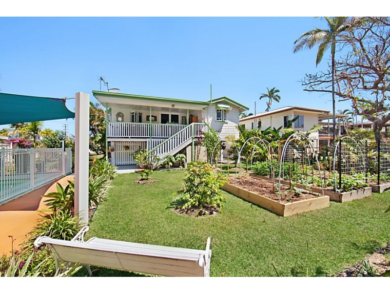 15 Surrey Street, Hyde Park QLD 4812