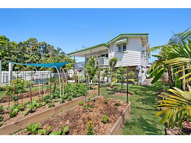 15 Surrey Street, Hyde Park QLD 4812
