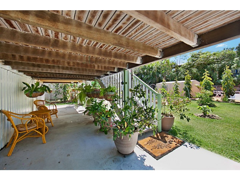 15 Surrey Street, Hyde Park QLD 4812