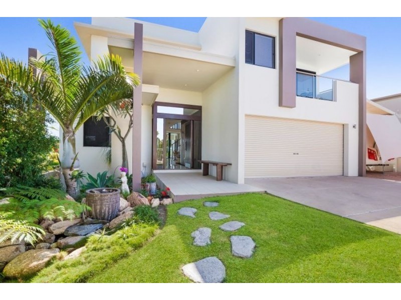 102 Goicoechea Drive, Bushland Beach QLD 4818