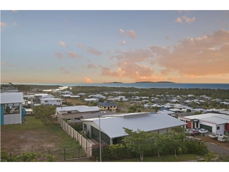 102 Goicoechea Drive, Bushland Beach QLD 4818