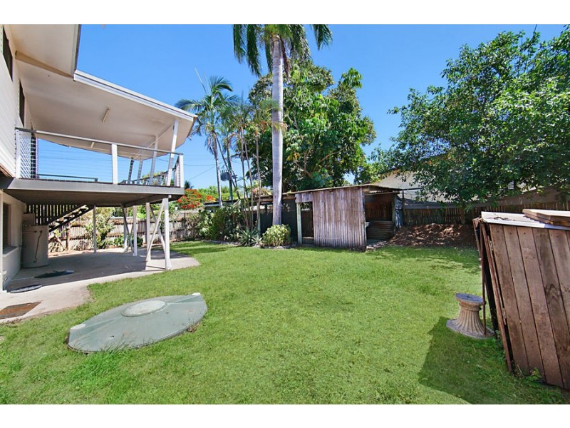 6 Cay Street, Saunders Beach QLD 4818