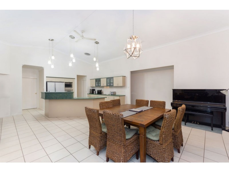 8 Brenton Circuit, Deeragun QLD 4818