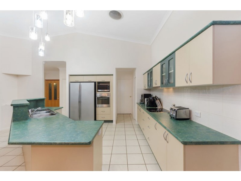 8 Brenton Circuit, Deeragun QLD 4818