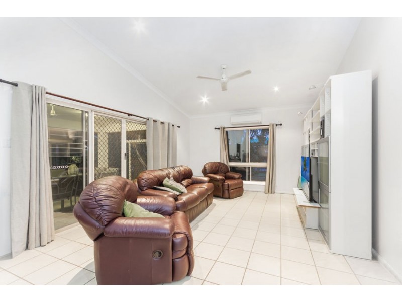 8 Brenton Circuit, Deeragun QLD 4818